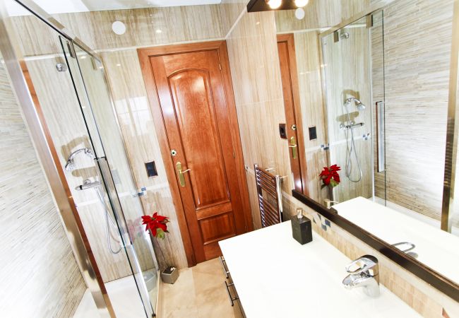 Alquiler casa independiente Cambrils cerca playa. Lavabo BONAVENTURA Alquiler casa independiente Cambrils cerca playa. Lavabo BONAVENTURA