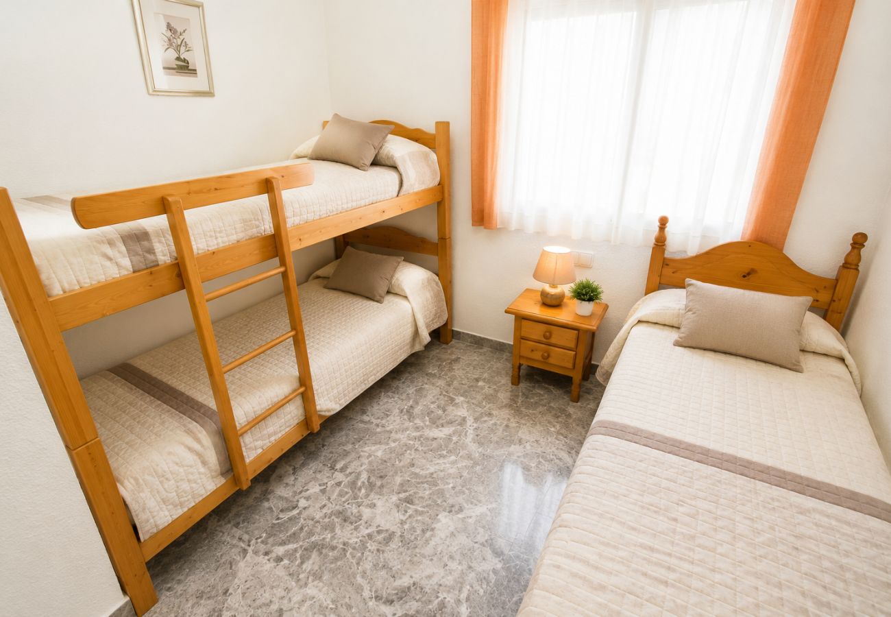 Apartamento en Salou - Terraza con acceso directo a la piscina