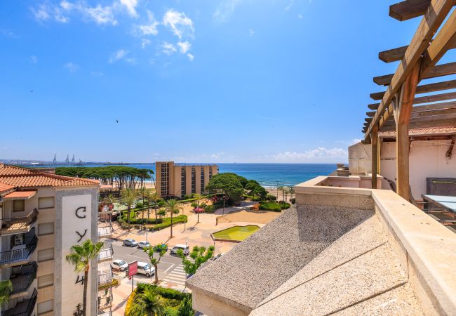 Apartamento en La Pineda - NEIA - Ático con vistas al mar, playa a 100m Apartamento en La Pineda - NEIA - Ático con vistas al mar, playa a 100m