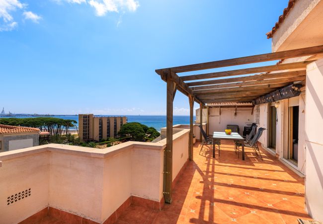 Apartamento en La Pineda - NEIA - Ático con vistas al mar, playa a 100m Apartamento en La Pineda - NEIA - Ático con vistas al mar, playa a 100m