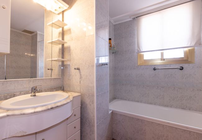 Apartamento en La Pineda - NEIA - Ático con vistas al mar, playa a 100m Apartamento en La Pineda - NEIA - Ático con vistas al mar, playa a 100m