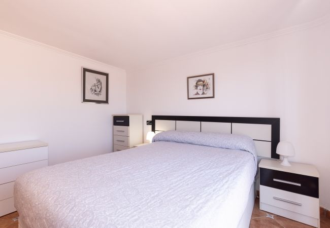 Apartamento en La Pineda - NEIA - Ático con vistas al mar, playa a 100m Apartamento en La Pineda - NEIA - Ático con vistas al mar, playa a 100m