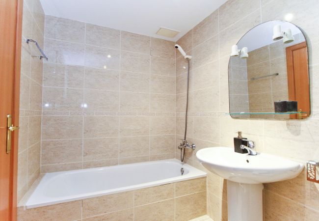 Casa en Cambrils - Casa OLIVERS - Piscina Comunitaria, playa a 300m  Casa en Cambrils - Casa OLIVERS - Piscina Comunitaria, playa a 300m
