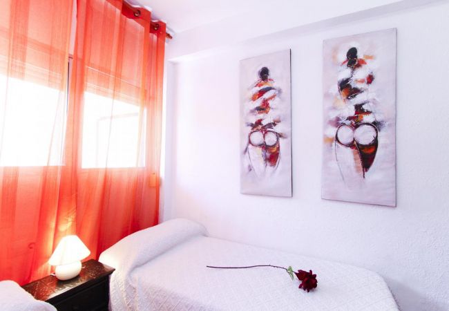 Apartamento en La Pineda - OSIRIS Apartment - Ideal Familias  Apartamento en La Pineda - OSIRIS Apartment - Ideal Familias