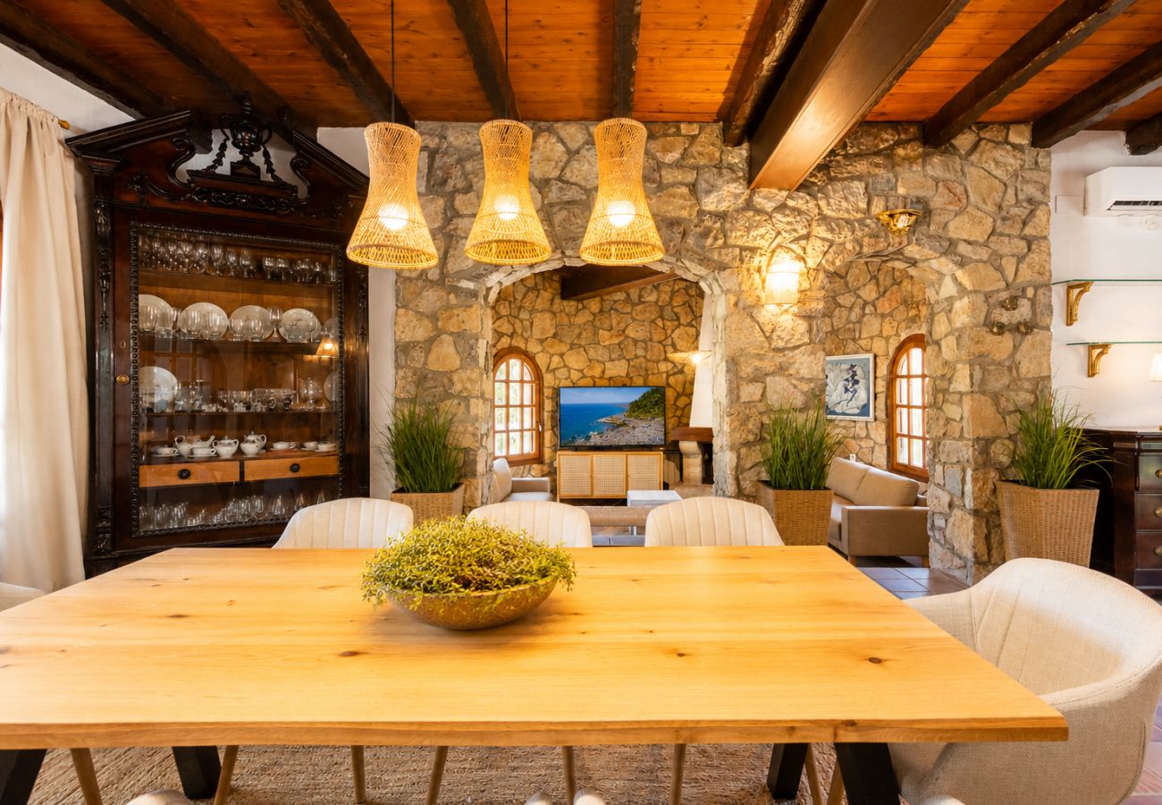 Villa en Cambrils - Villa tranquila con piscina junto al mar