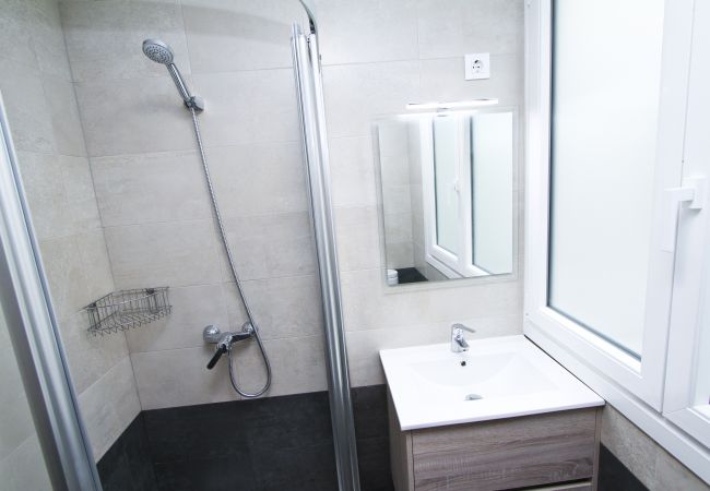 Apartamento en La Pineda - PINEDA 4 con vistas al mar y piscina Apartamento en La Pineda - PINEDA 4 con vistas al mar y piscina