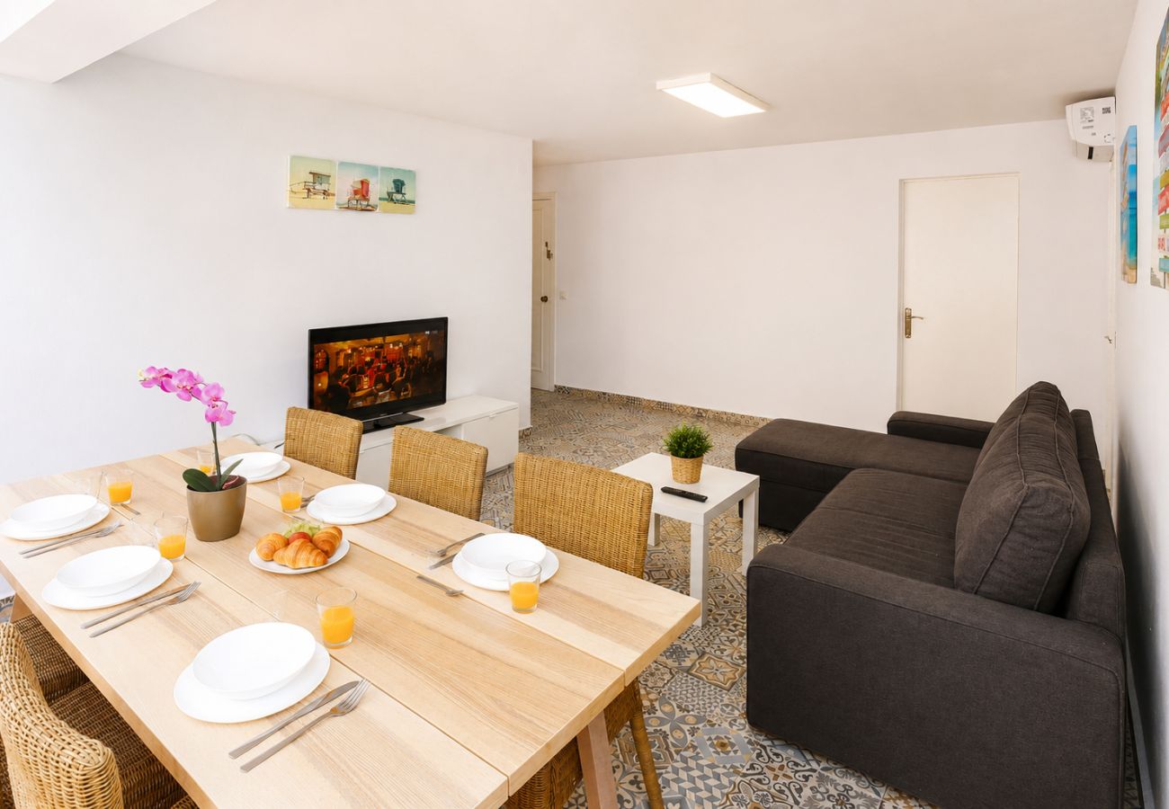 Apartamento en Salou - Piso céntrico para grupos cerca de la playa