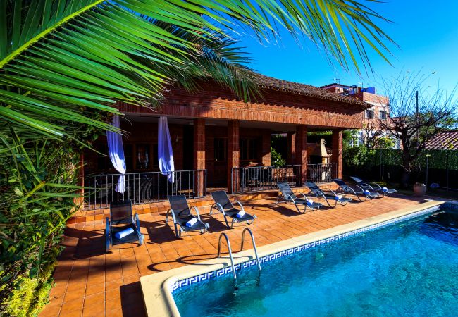 Villa en Cambrils - Villa GERANIS - Only Families Villa en Cambrils - Villa GERANIS - Only Families