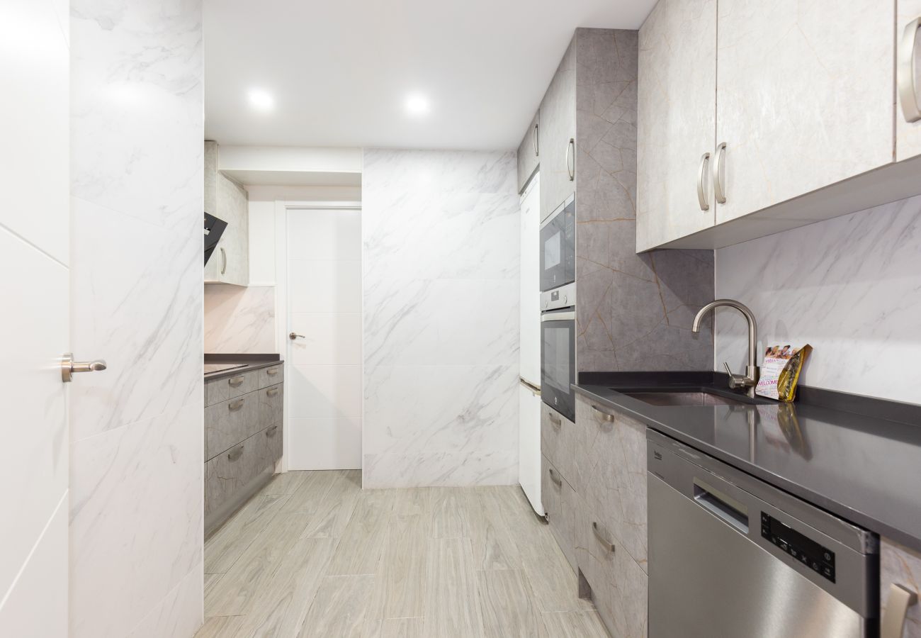 Apartamento en La Pineda - ADRIAN Apartment 