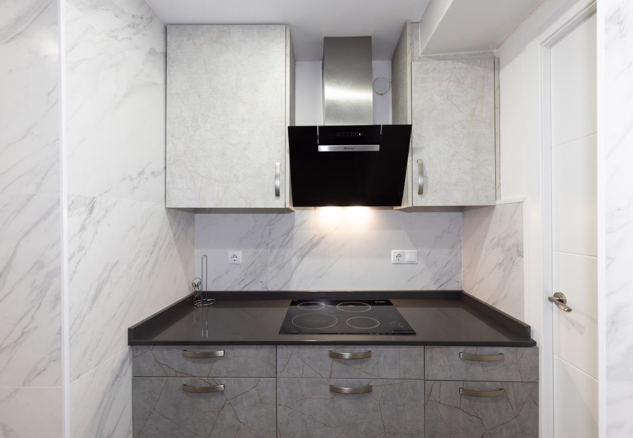 Apartamento en La Pineda - ADRIAN Apartment 