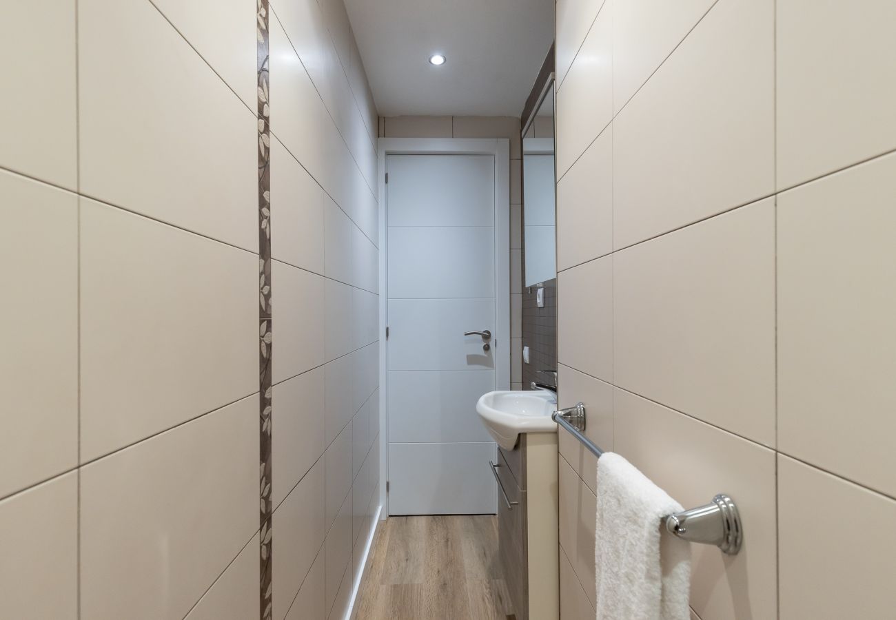 Apartamento en La Pineda - ADRIAN Apartment 