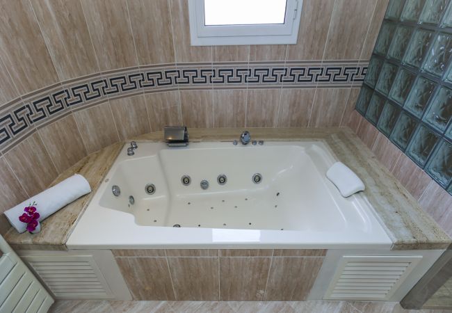 Villa en Cambrils - Villa IBIZA  Villa en Cambrils - Villa IBIZA