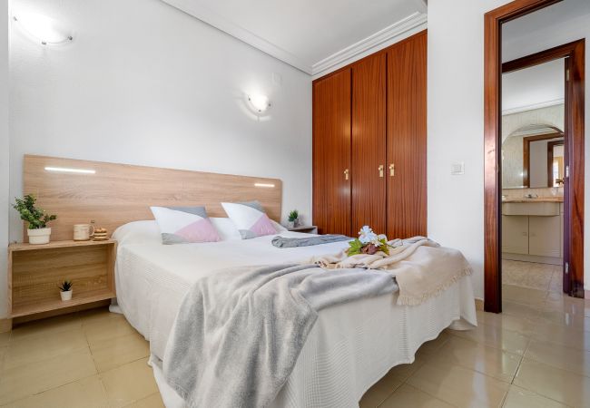 Apartamento en La Pineda - ALBENIZ Apartments  Apartamento en La Pineda - ALBENIZ Apartments