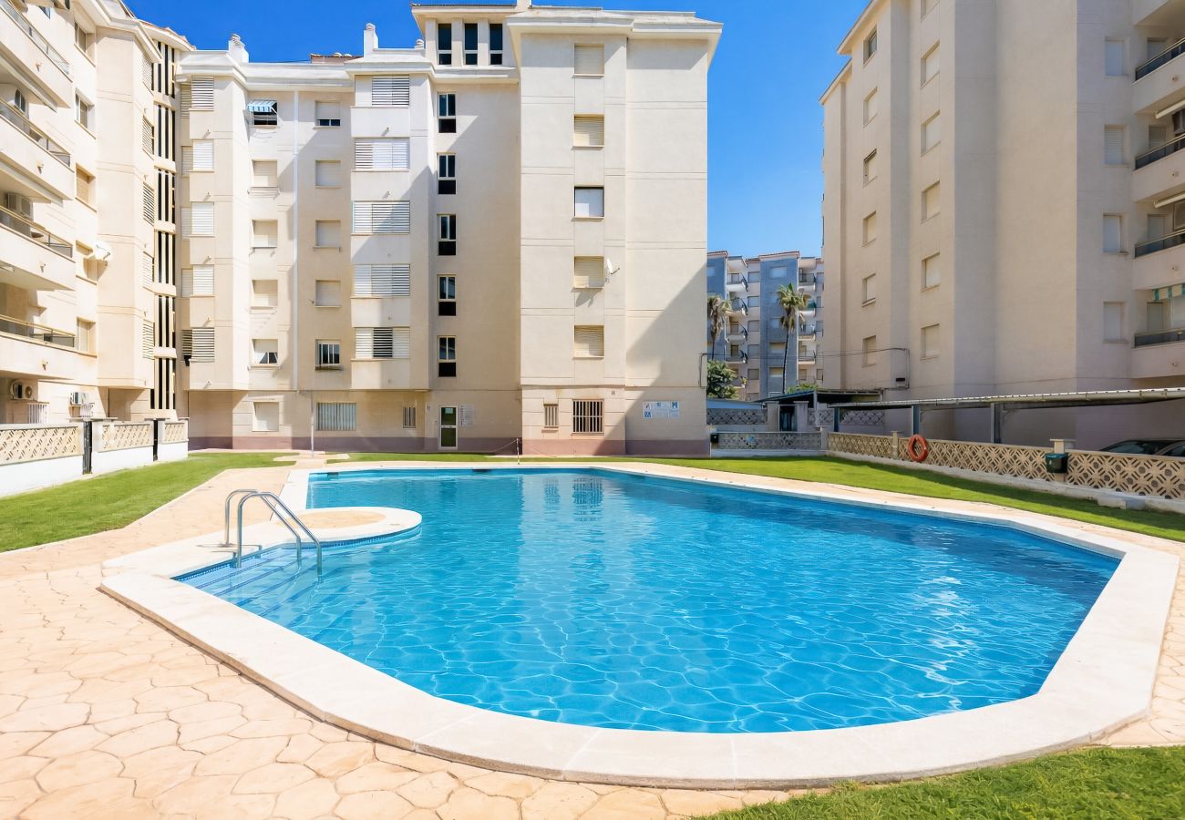 Apartamento en La Pineda - BAHIA III Apartment