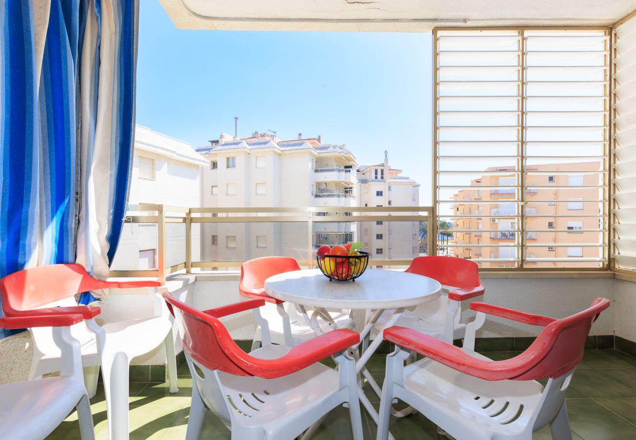 Apartamento en La Pineda - BAHIA III Apartment