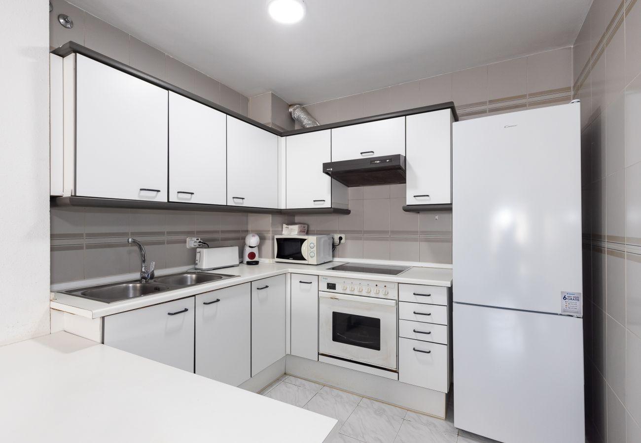 Apartamento en La Pineda - BAHIA III Apartment