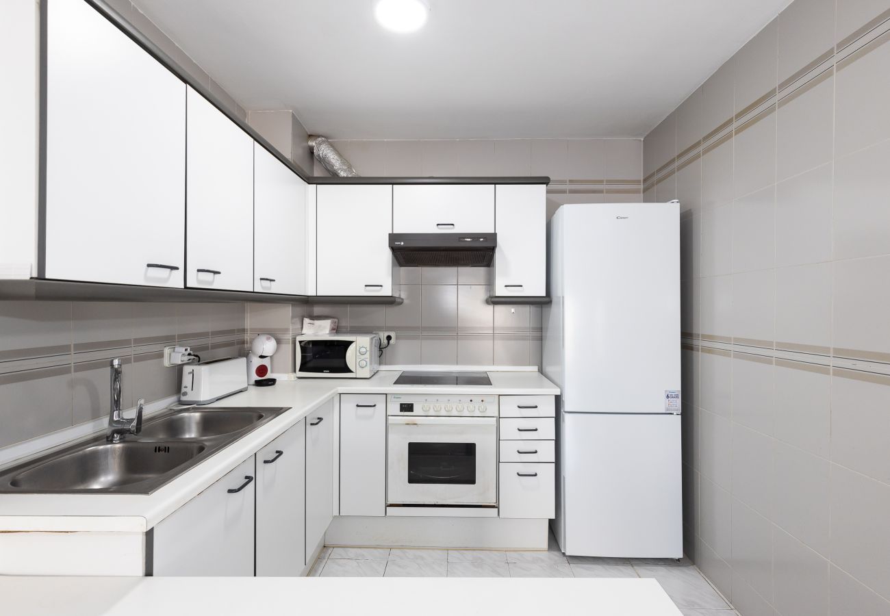 Apartamento en La Pineda - BAHIA III Apartment