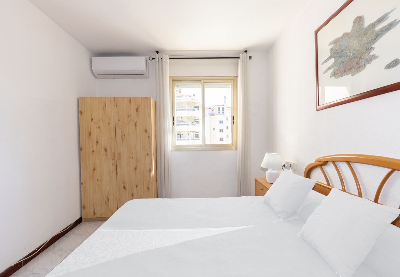 Apartamento en La Pineda - BAHIA III Apartment