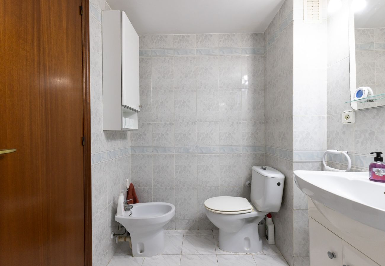 Apartamento en La Pineda - BAHIA III Apartment