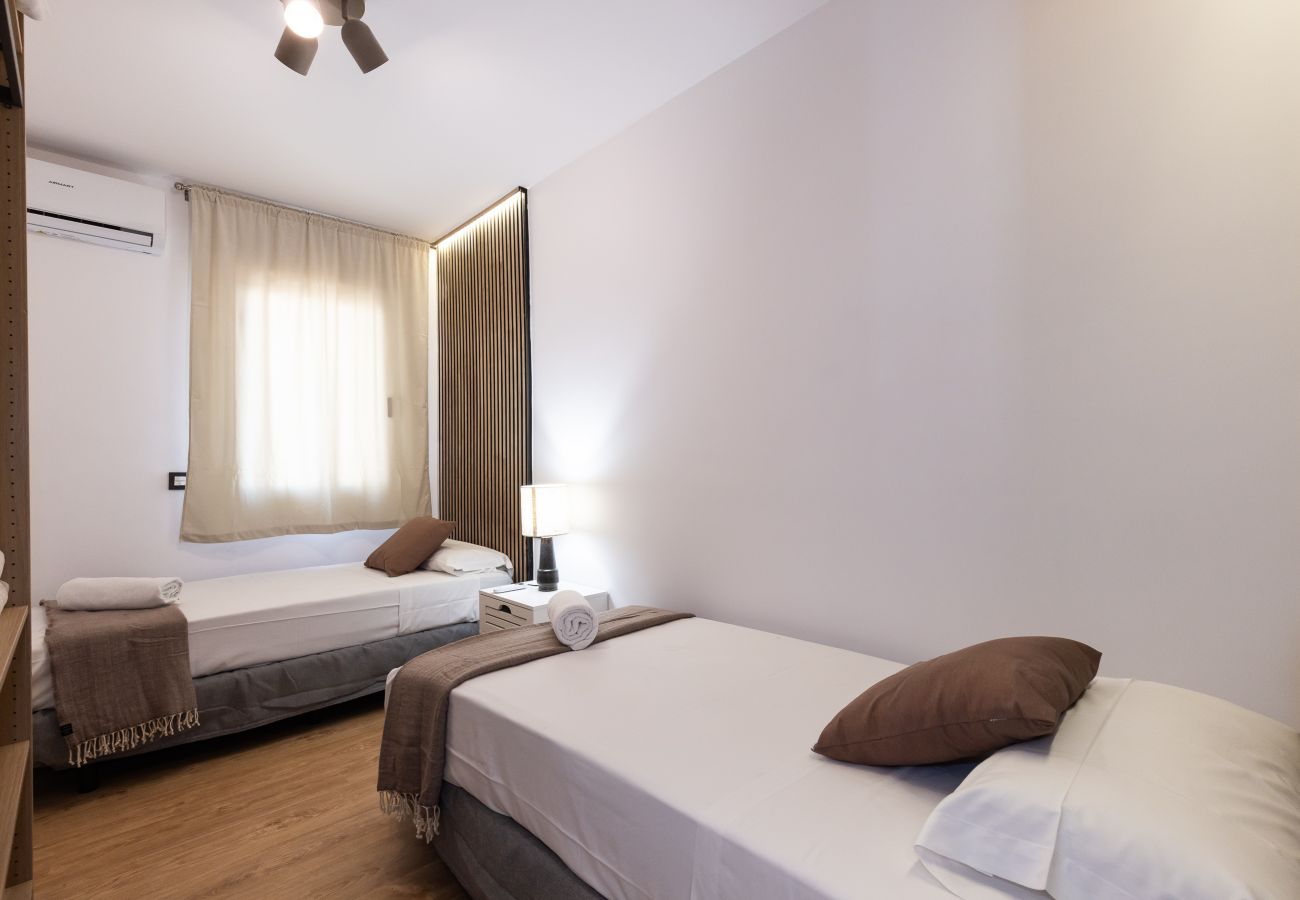 Apartamento en La Pineda - AURA Apartment