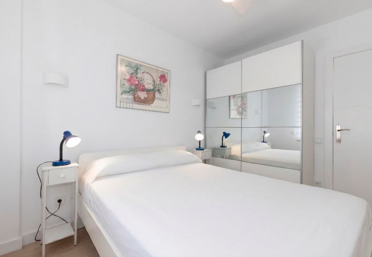 Apartamento en La Pineda - TECAVI III Apartment