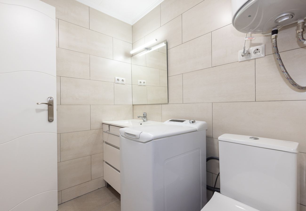 Apartamento en La Pineda - TECAVI III Apartment