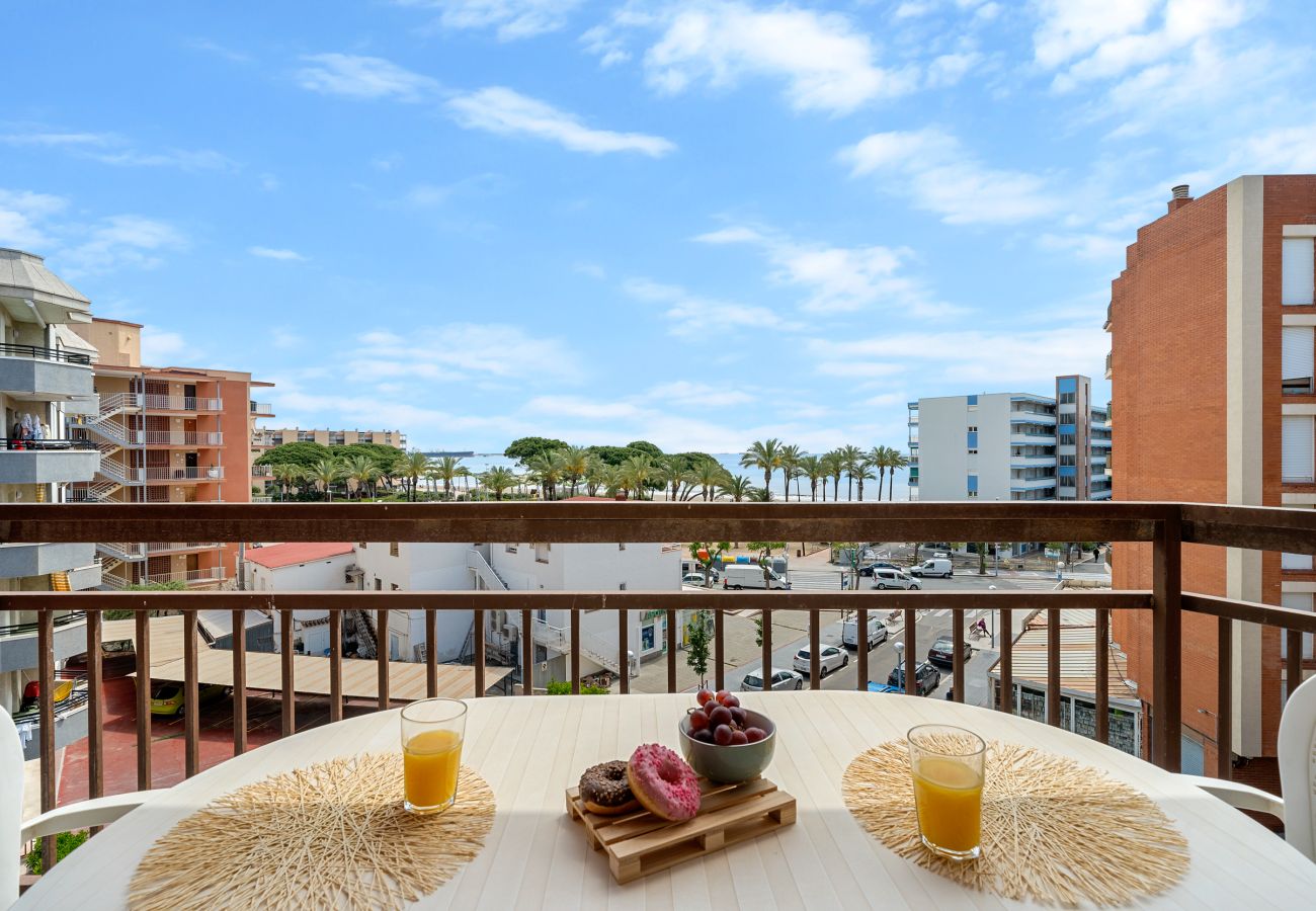 Apartamento en La Pineda - 🏖️ Playa a 200m | Piscina y apartamento reformado