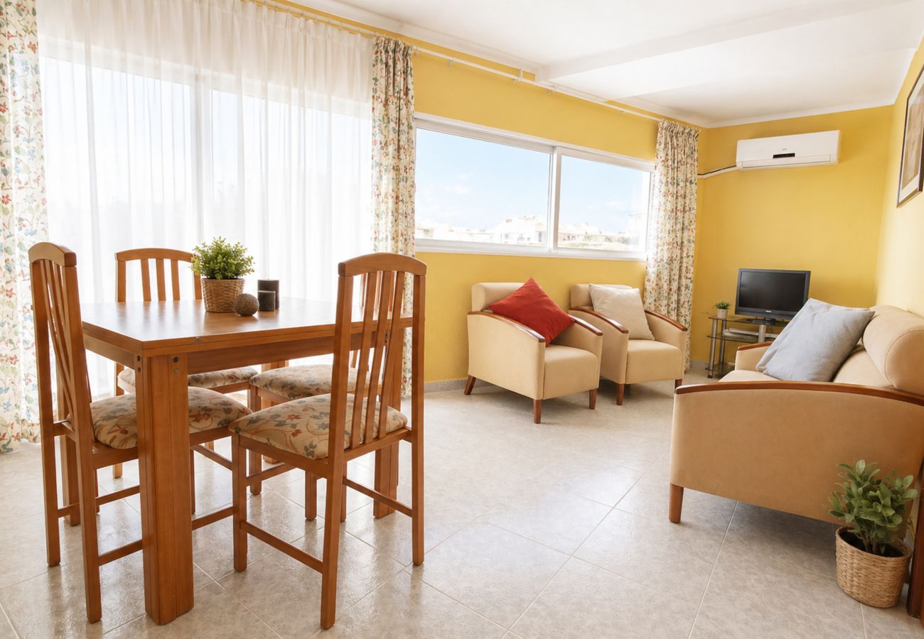 Apartment in La Pineda - AirCon Apartment in front of the beach 