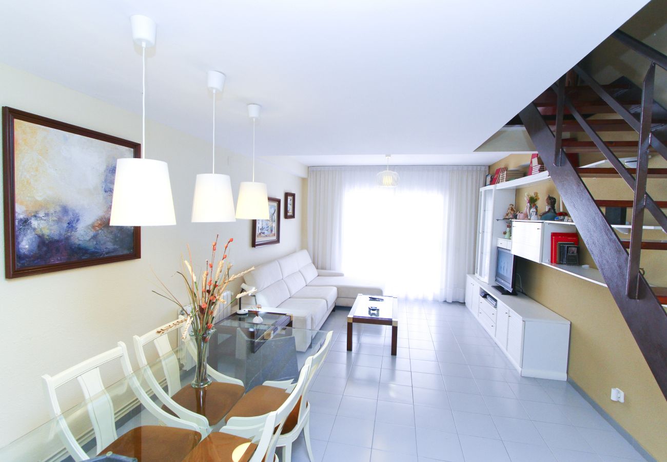 Townhouse in Cambrils - MAGICA Terraced House