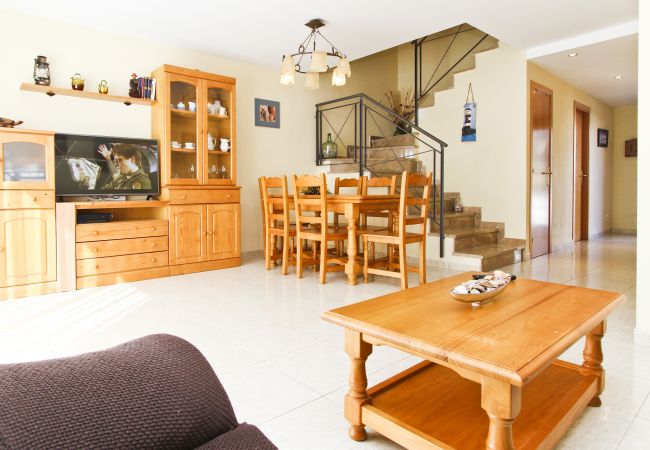 House in Cambrils - OLIVERS House with Communal Pool, beach at 300m House in Cambrils - OLIVERS House with Communal Pool, beach at 300m