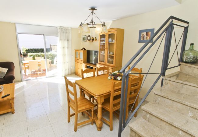 House in Cambrils - OLIVERS House with Communal Pool, beach at 300m House in Cambrils - OLIVERS House with Communal Pool, beach at 300m