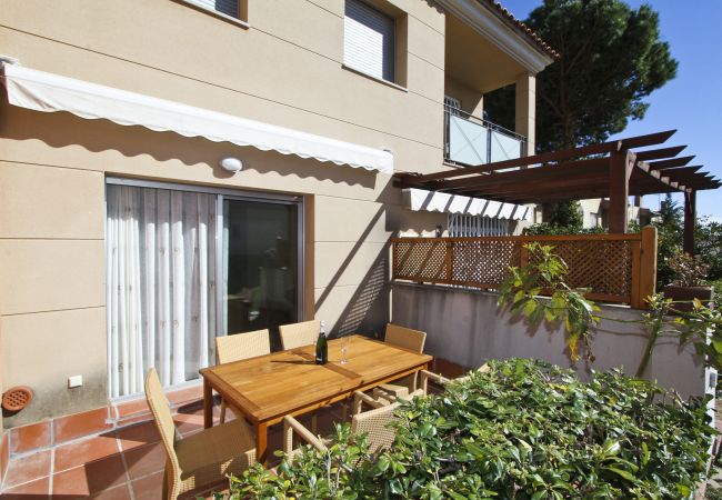House in Cambrils - OLIVERS House with Communal Pool, beach at 300m House in Cambrils - OLIVERS House with Communal Pool, beach at 300m