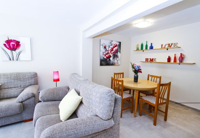 Apartment in Salou - ONDINA Apartment - Beach 50m - PortAventura Apartment in Salou - ONDINA Apartment - Beach 50m - PortAventura