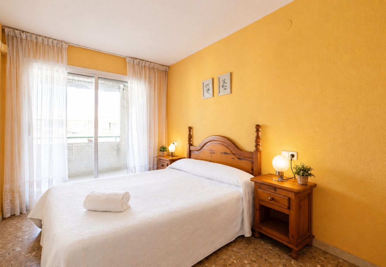 Apartment in Salou - PARADIS 2 Apartment - Llevant Beach