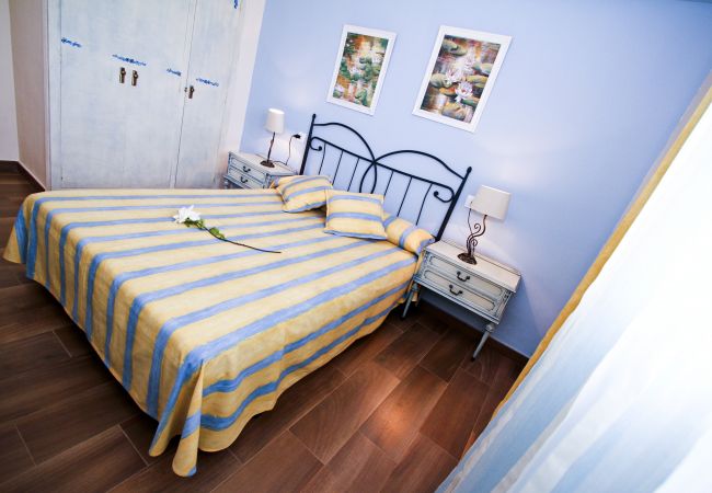 Apartment in La Pineda - PINEDA 3 with sea views, beach at 100m Apartment in La Pineda - PINEDA 3 with sea views, beach at 100m