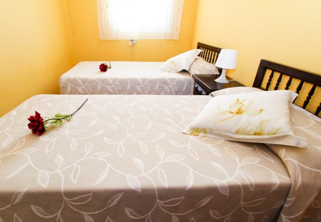 Apartment in La Pineda - PINEDA 3 with sea views, beach at 100m Apartment in La Pineda - PINEDA 3 with sea views, beach at 100m