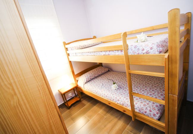 Apartment in La Pineda - PINEDA 3 with sea views, beach at 100m Apartment in La Pineda - PINEDA 3 with sea views, beach at 100m