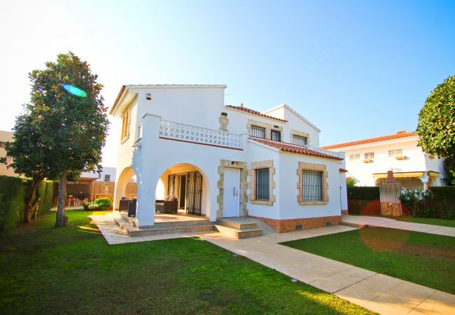 Villa in Cambrils - Villa SUPREME - Beach at 100m Villa in Cambrils - Villa SUPREME - Beach at 100m