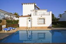 Villa in Cambrils - SUPREME Villa with private pool, beach at 100m
