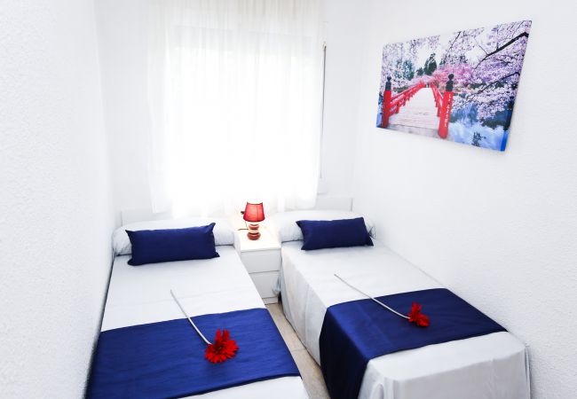 Apartment in La Pineda - PINEDA 5 with communal pool, beach at 100m Apartment in La Pineda - PINEDA 5 with communal pool, beach at 100m
