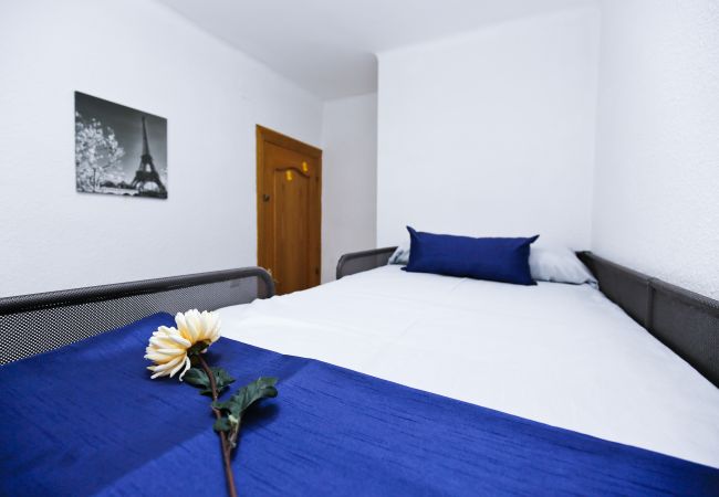 Apartment in La Pineda - PINEDA 5 with communal pool, beach at 100m Apartment in La Pineda - PINEDA 5 with communal pool, beach at 100m
