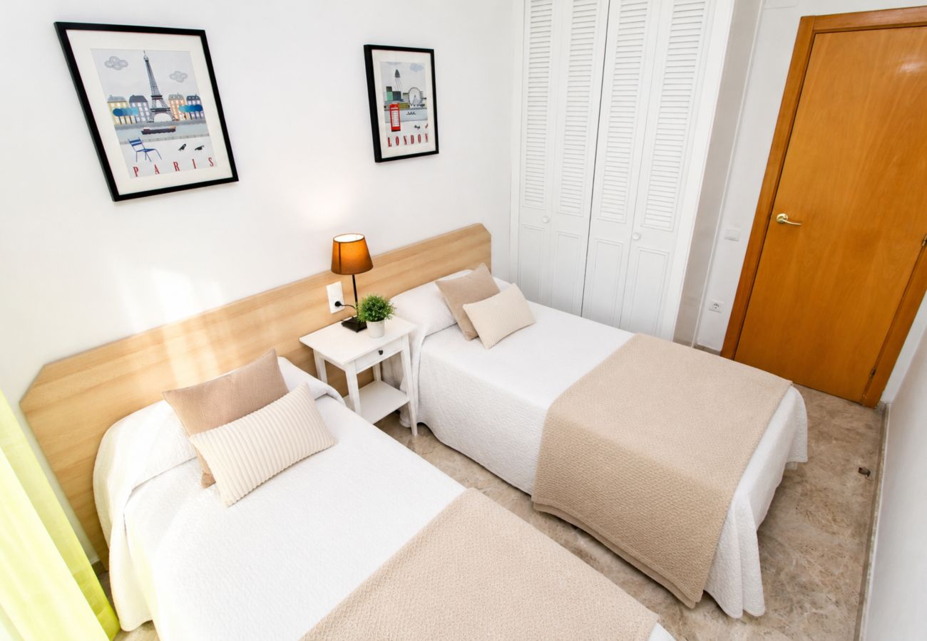 Apartment in Salou - Apartment with parking near PortAventura