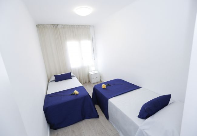 Apartment in La Pineda - PINEDA 7 with communal pool, beach at 100m Apartment in La Pineda - PINEDA 7 with communal pool, beach at 100m