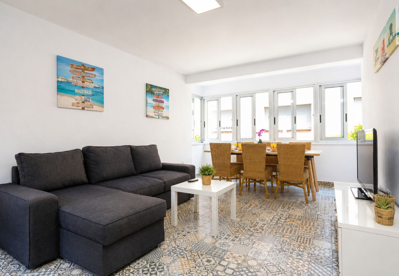 Apartment in Salou - City center apartment for groups near the beach