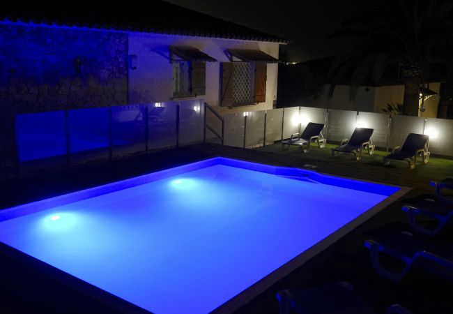 Villa in Salou - Villa PANORAMIC - Only Families  Villa in Salou - Villa PANORAMIC - Only Families