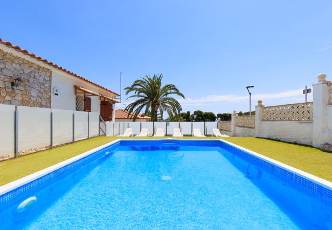 Villa in Salou - Villa PANORAMIC - Only Families  Villa in Salou - Villa PANORAMIC - Only Families