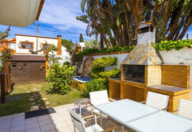 Villa in Salou - Villa VILADOMAT - Only Families Villa in Salou - Villa VILADOMAT - Only Families