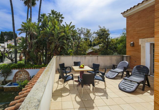 Villa in Salou - Villa VILADOMAT - Only Families Villa in Salou - Villa VILADOMAT - Only Families