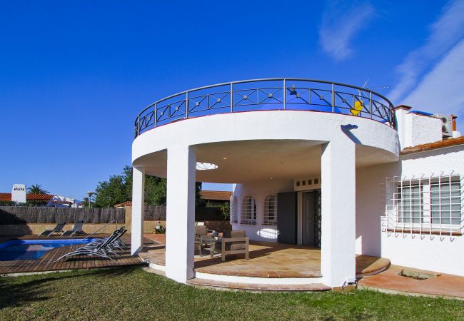 Villa in Cambrils - Villa SANTORINI Villa in Cambrils - Villa SANTORINI