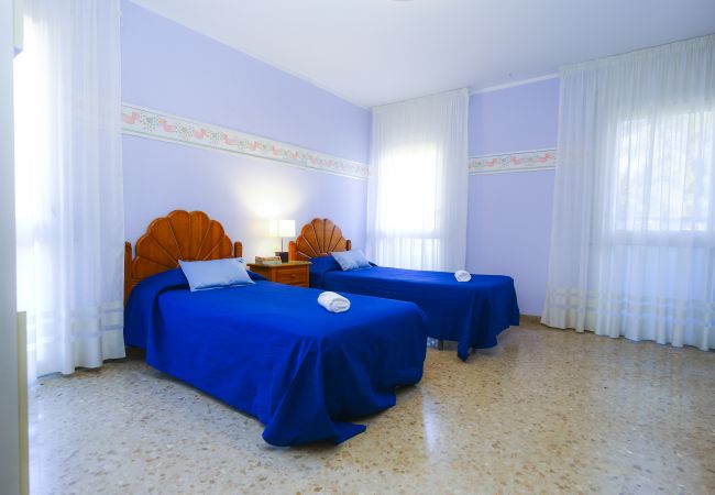 Villa in Salou - Villa SERENA - Only Families  Villa in Salou - Villa SERENA - Only Families